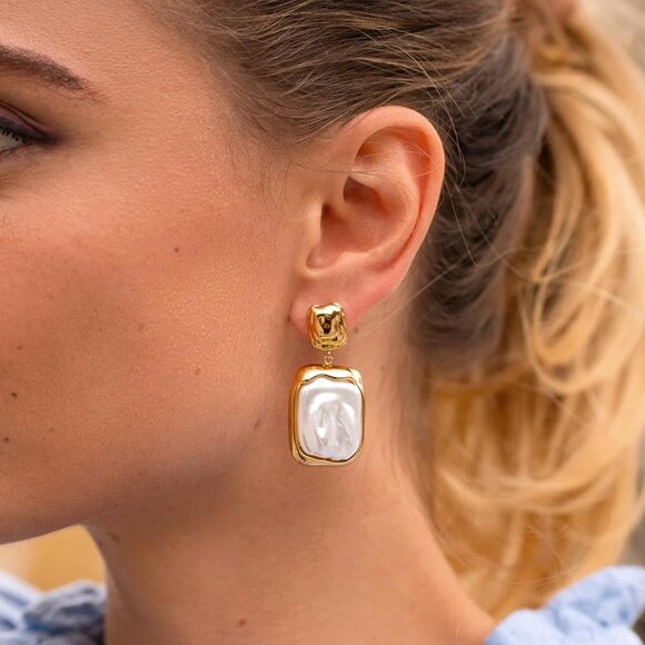 🆕Women Gold Baroque Pearl Dangle Irregular Pearl Earrings Fashion Jewelry - Picture 4 of 7